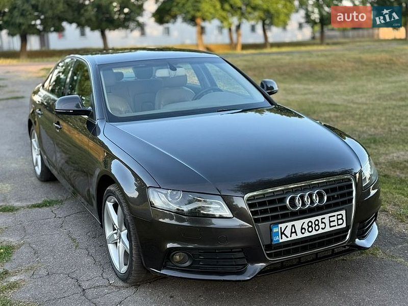 Седан Audi A4 2008 в Ромнах