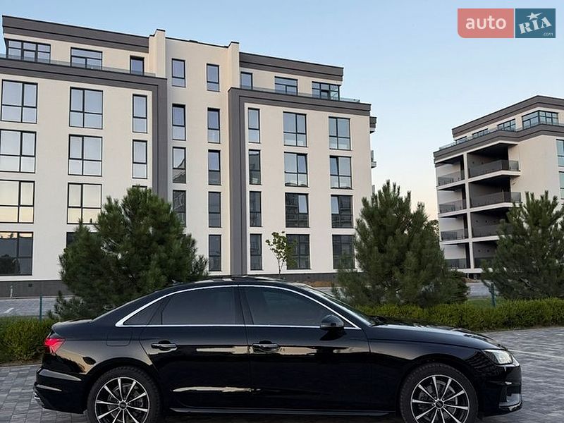 Седан Audi A4 2021 в Мукачевому