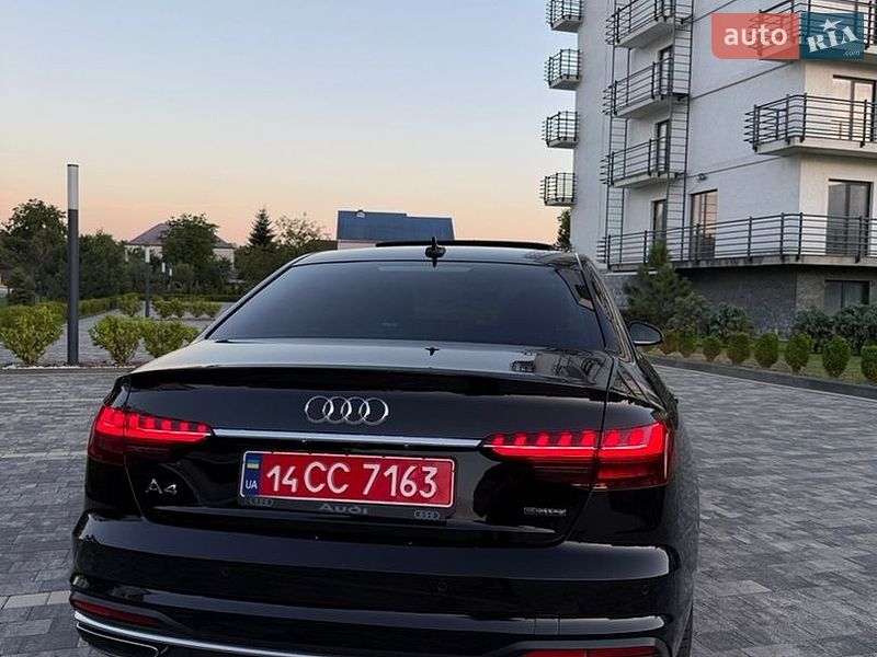 Седан Audi A4 2021 в Мукачевому