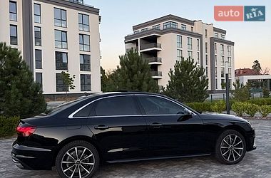 Седан Audi A4 2021 в Мукачевому
