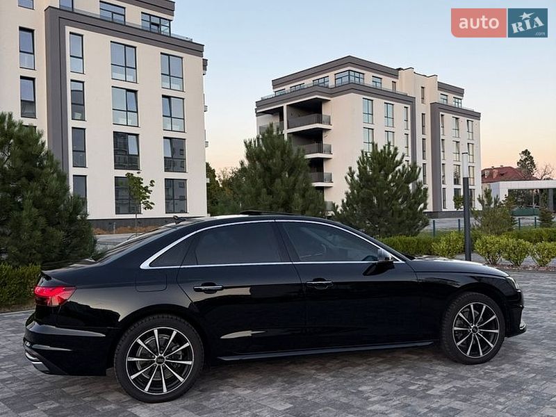 Седан Audi A4 2021 в Мукачевому