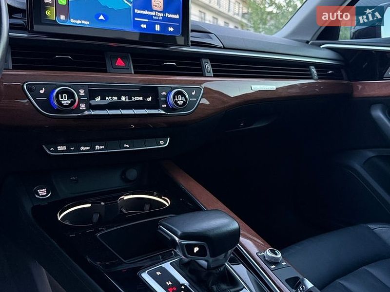 Седан Audi A4 2021 в Мукачевому