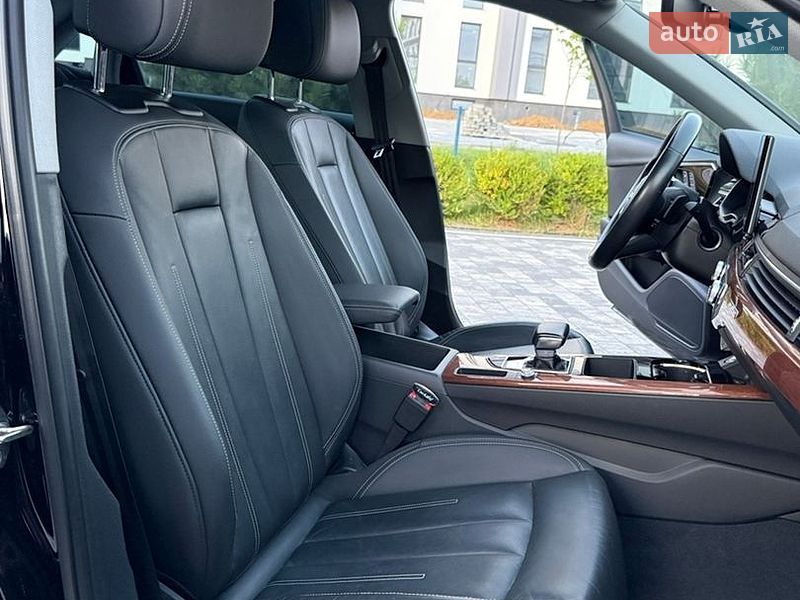 Седан Audi A4 2021 в Мукачевому