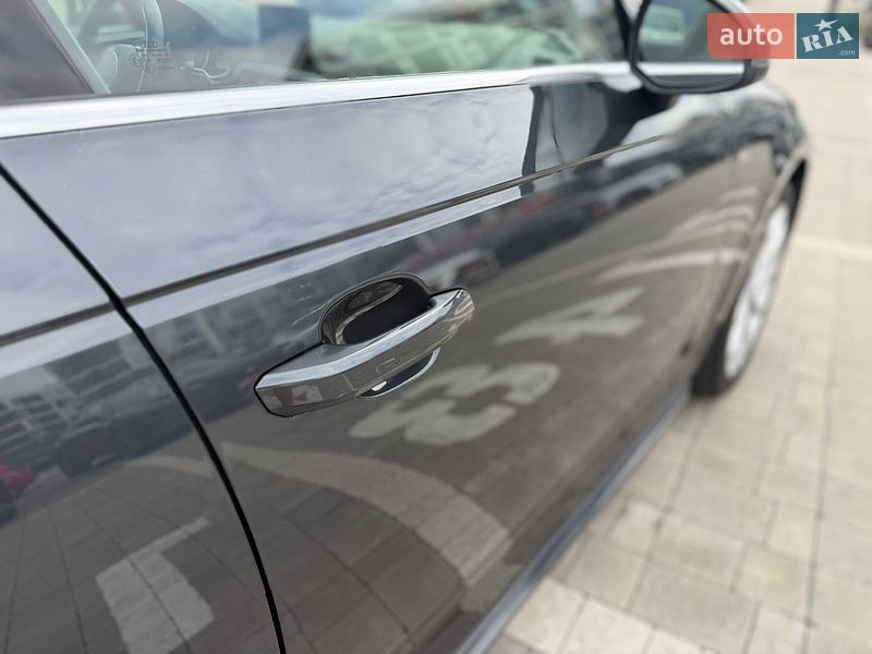 Седан Audi A4 2018 в Львове
