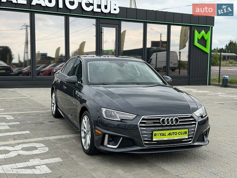 Седан Audi A4 2018 в Львове