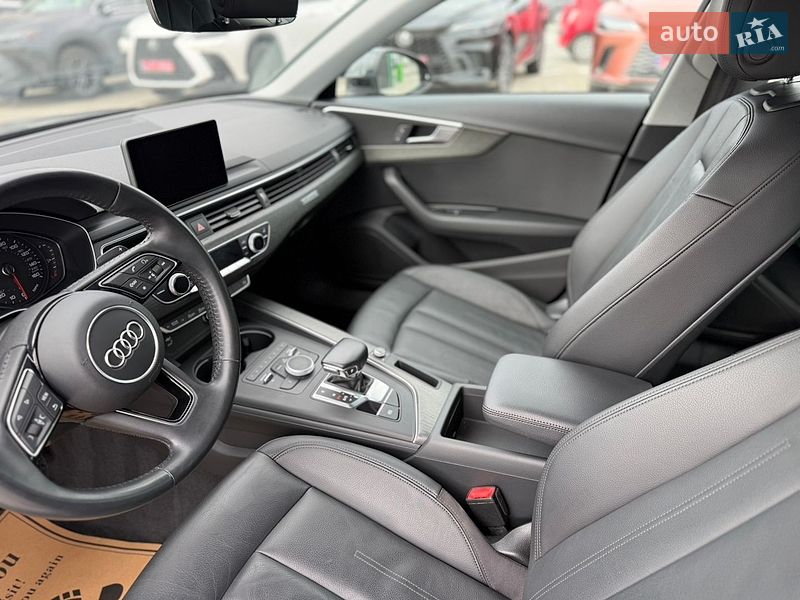 Седан Audi A4 2018 в Львове