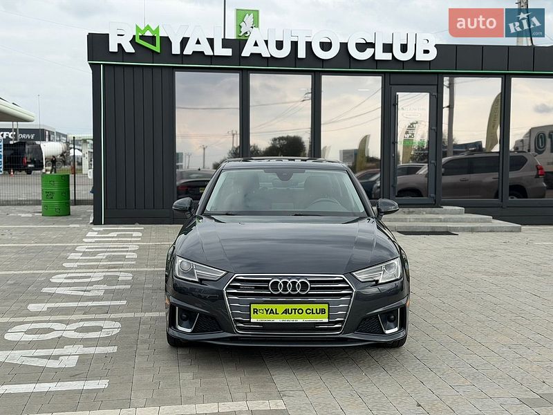 Седан Audi A4 2018 в Львове