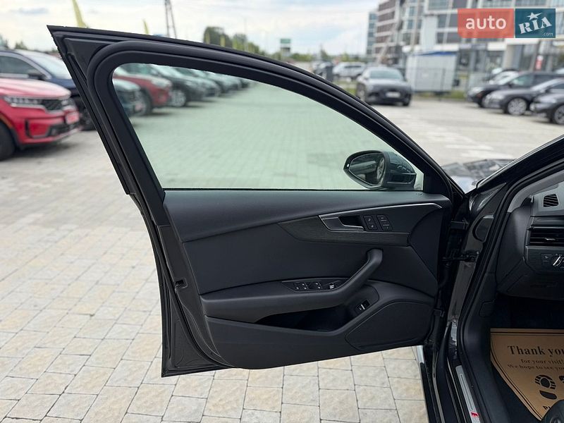 Седан Audi A4 2018 в Львове