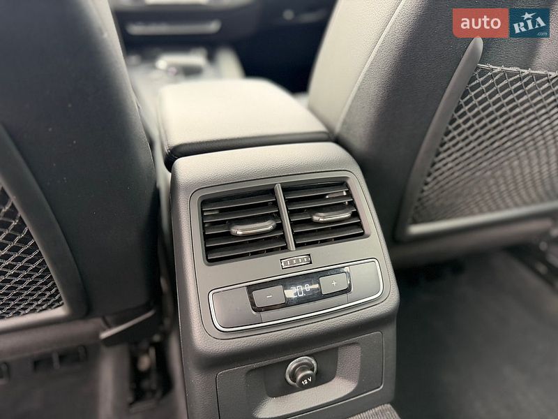 Седан Audi A4 2018 в Львове