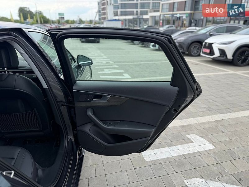 Седан Audi A4 2018 в Львове
