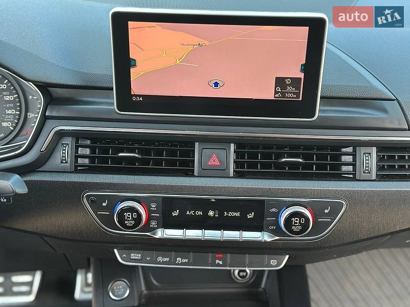 Седан Audi A4 2016 в Дніпрі