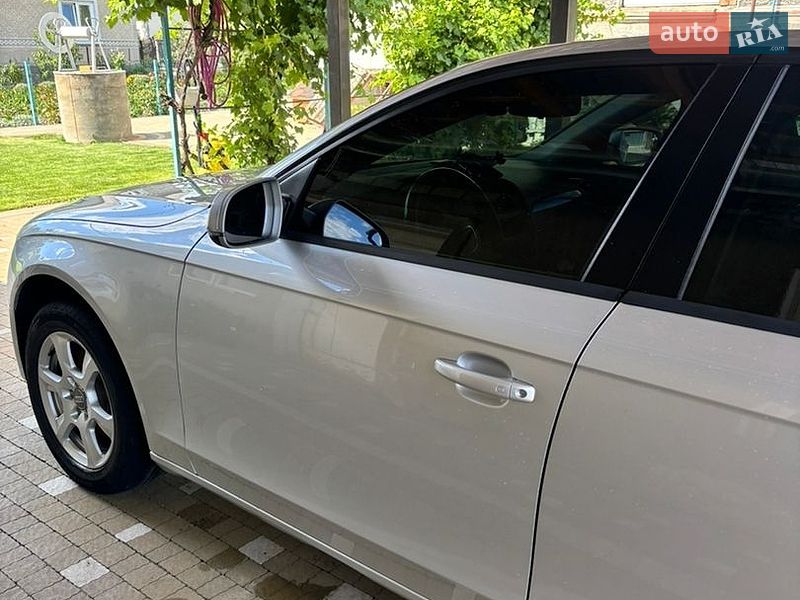 Седан Audi A4 2013 в Николаеве