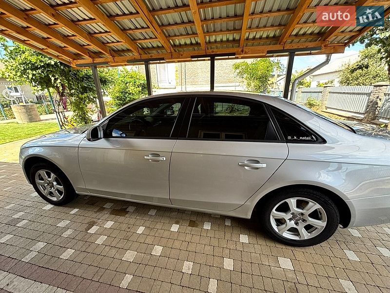 Седан Audi A4 2013 в Николаеве