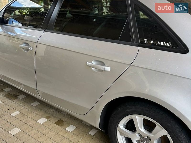 Седан Audi A4 2013 в Николаеве