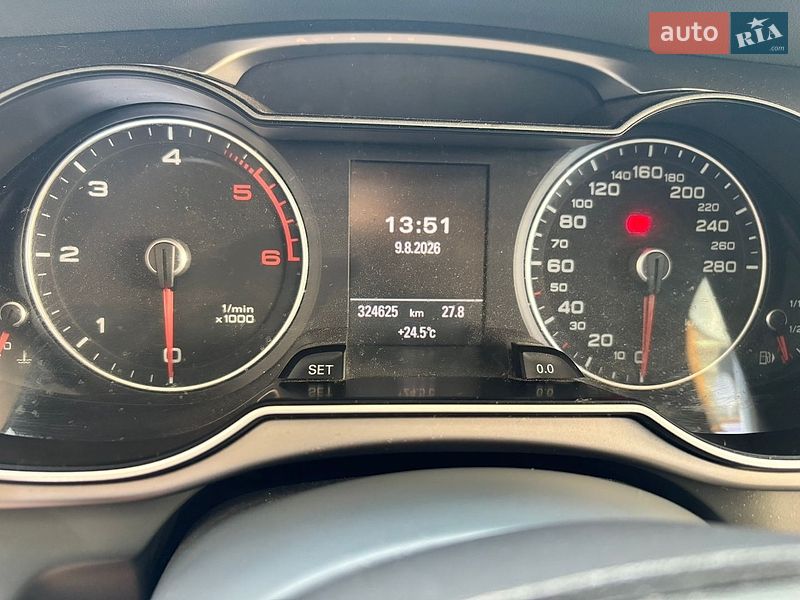 Седан Audi A4 2013 в Николаеве