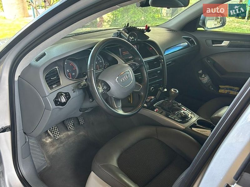 Седан Audi A4 2013 в Николаеве