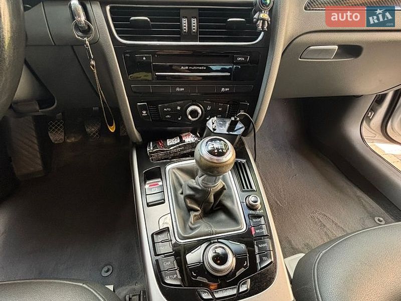 Седан Audi A4 2013 в Николаеве