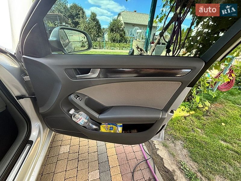 Седан Audi A4 2013 в Николаеве
