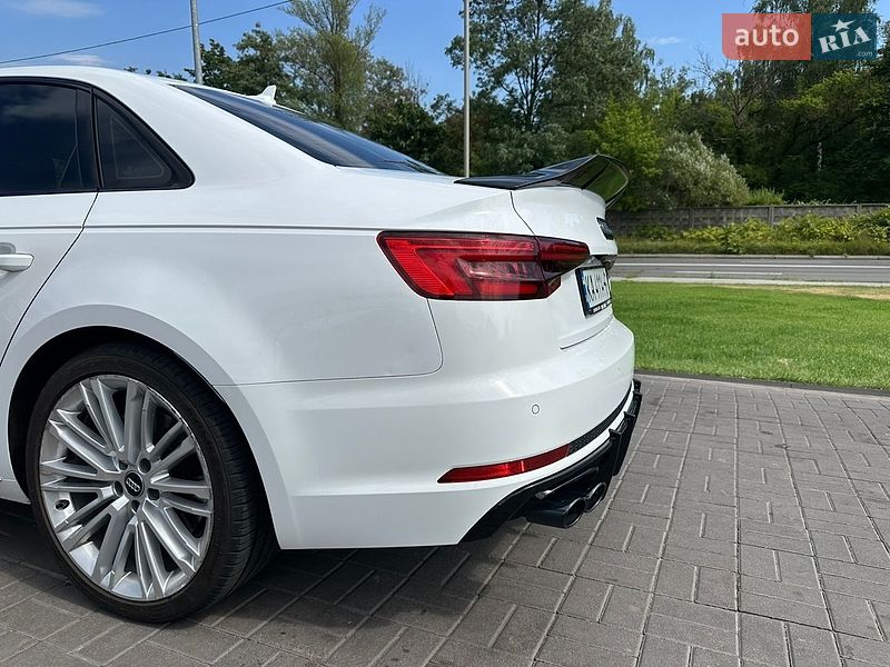 Седан Audi A4 2016 в Києві