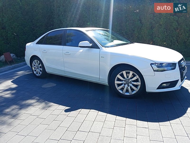 Седан Audi A4 2014 в Луцке