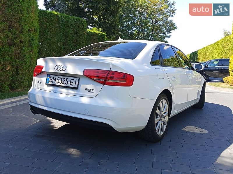 Седан Audi A4 2014 в Луцке