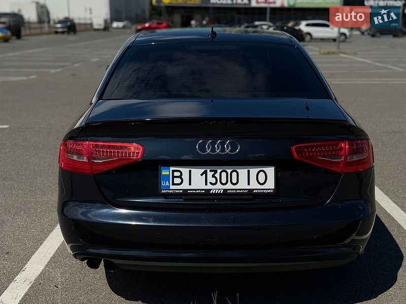 Седан Audi A4 2012 в Києві
