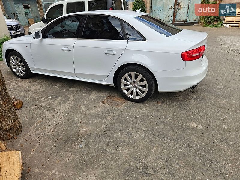Седан Audi A4 2015 в Киеве