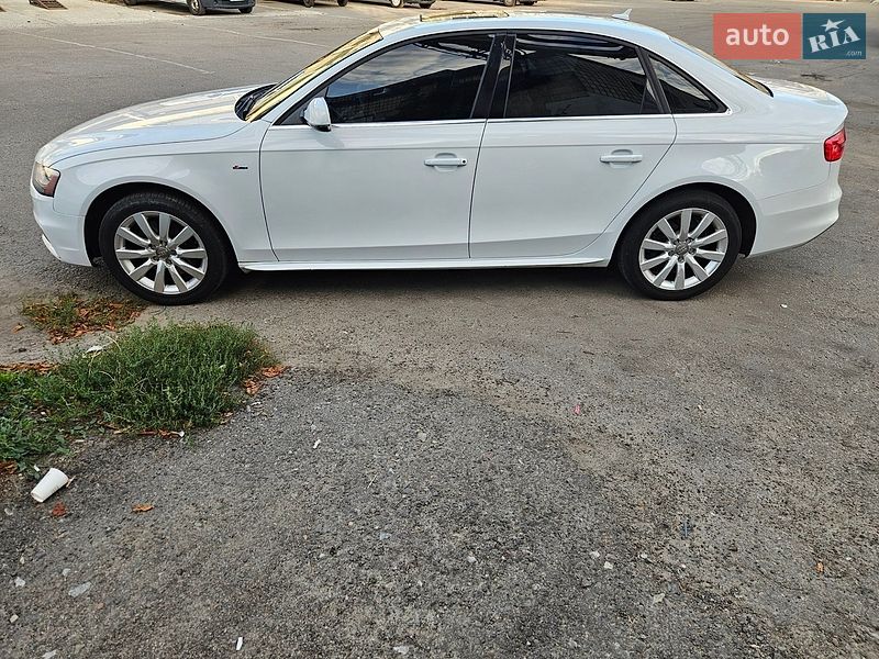 Седан Audi A4 2015 в Киеве