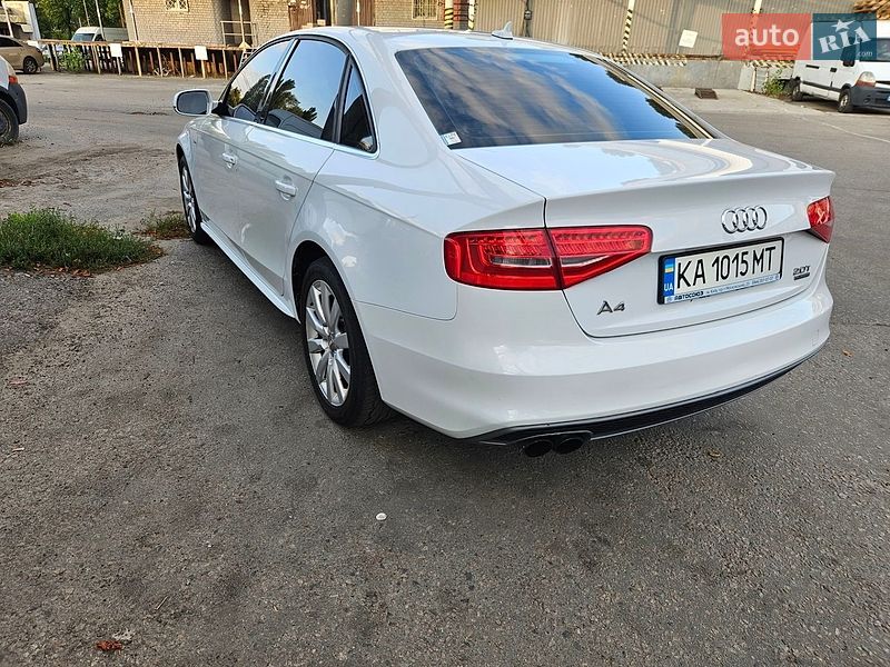 Седан Audi A4 2015 в Киеве