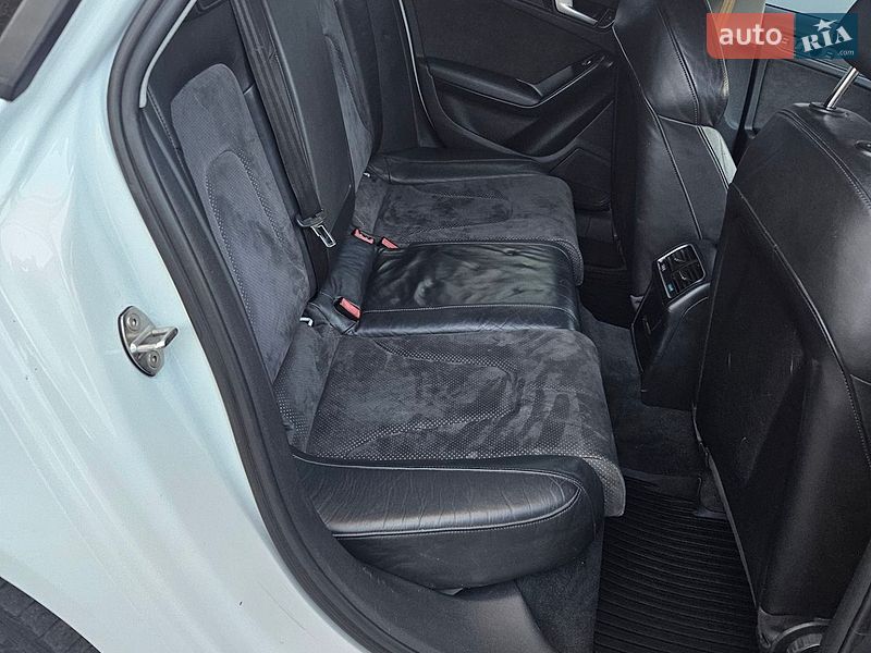 Седан Audi A4 2015 в Киеве