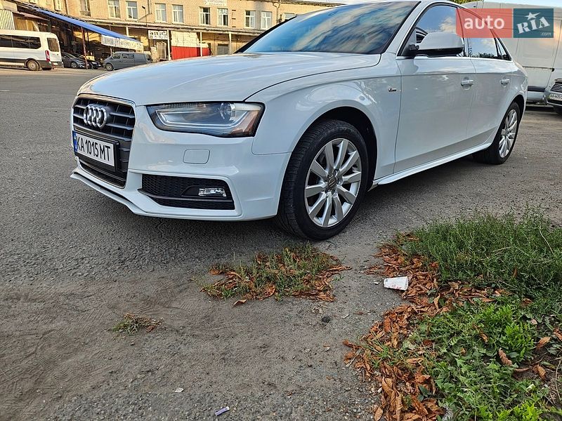 Седан Audi A4 2015 в Киеве