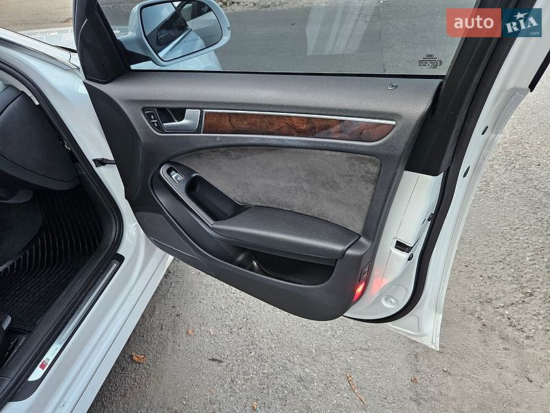 Седан Audi A4 2015 в Киеве