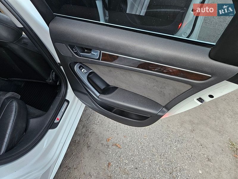 Седан Audi A4 2015 в Киеве