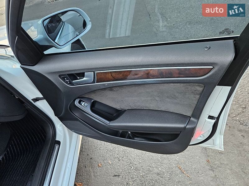Седан Audi A4 2015 в Киеве