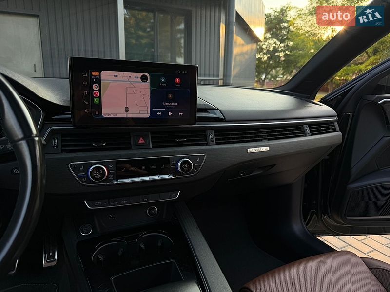 Седан Audi A4 2021 в Кам'янському