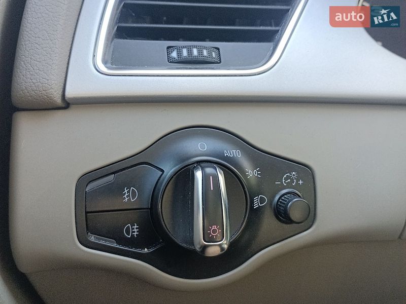 Седан Audi A4 2012 в Новій Водолагі