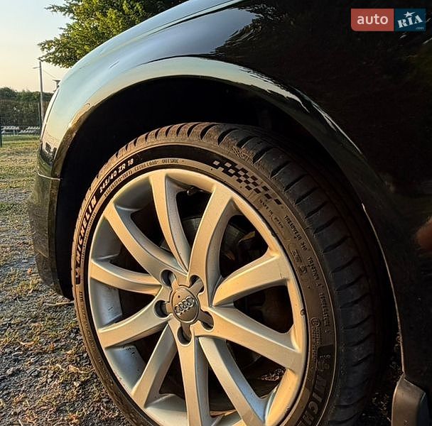 Седан Audi A4 2014 в Бурині