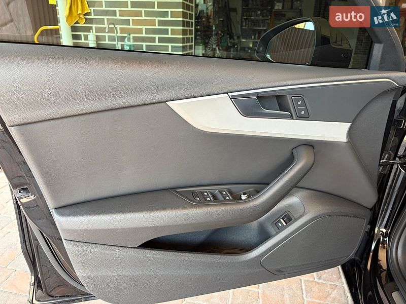 Седан Audi A4 2022 в Борисполі
