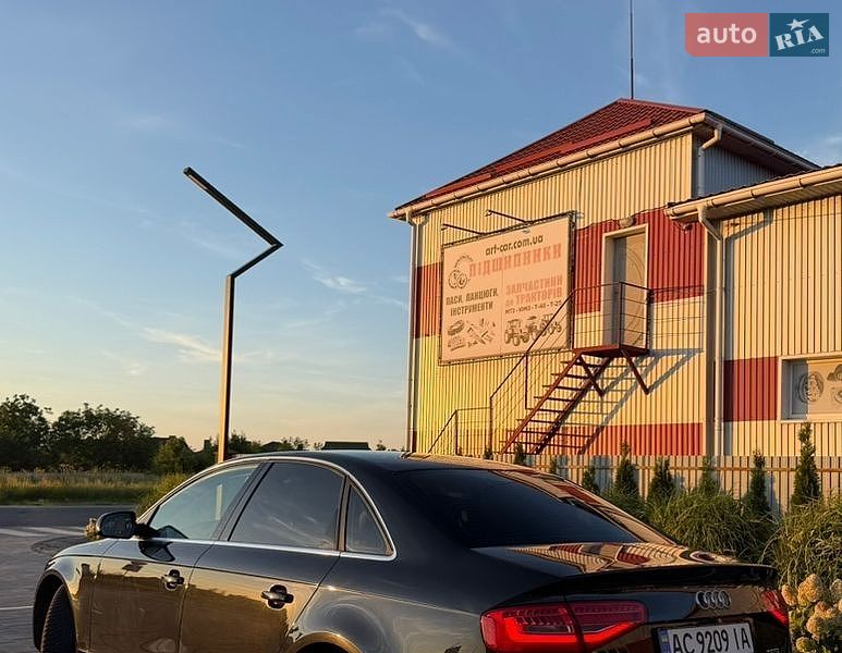 Седан Audi A4 2013 в Луцьку