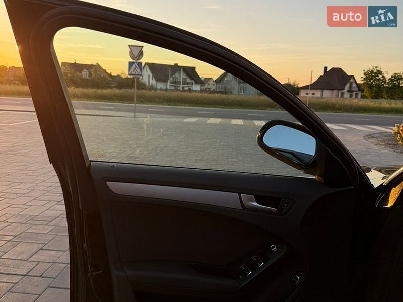 Седан Audi A4 2013 в Луцьку
