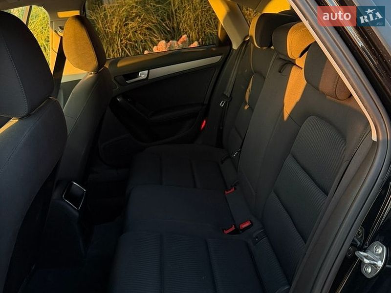 Седан Audi A4 2013 в Луцьку