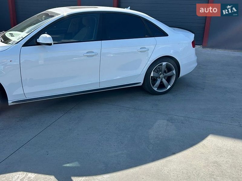 Седан Audi A4 2014 в Барышевке