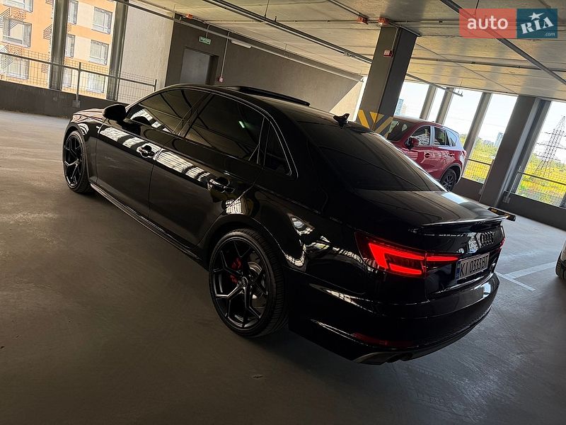 Седан Audi A4 2017 в Києві