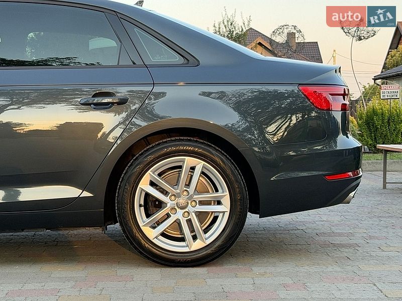 Седан Audi A4 2017 в Стрию