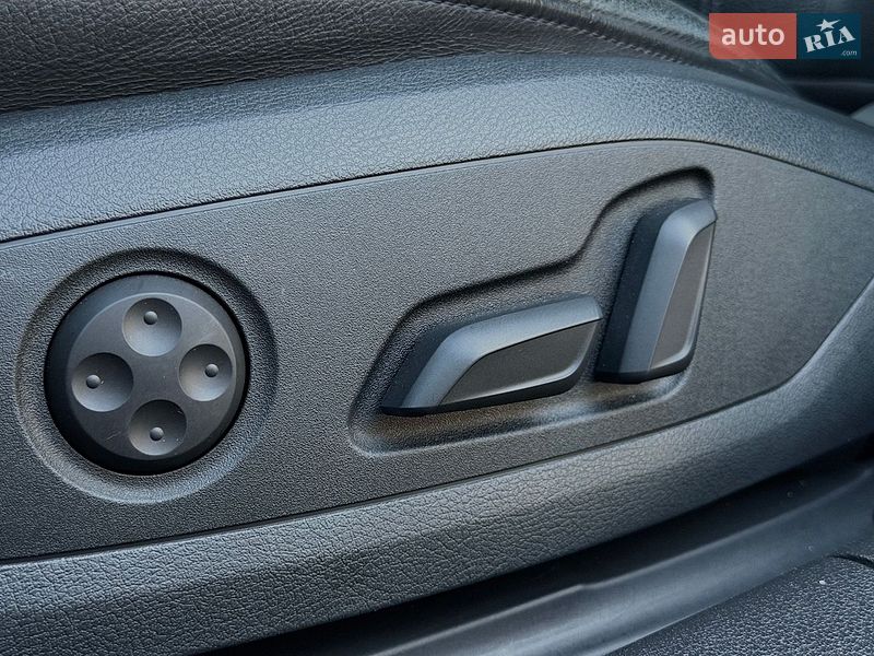 Седан Audi A4 2017 в Стрию