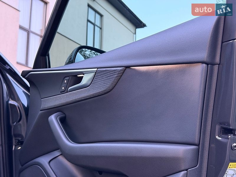 Седан Audi A4 2017 в Стрию