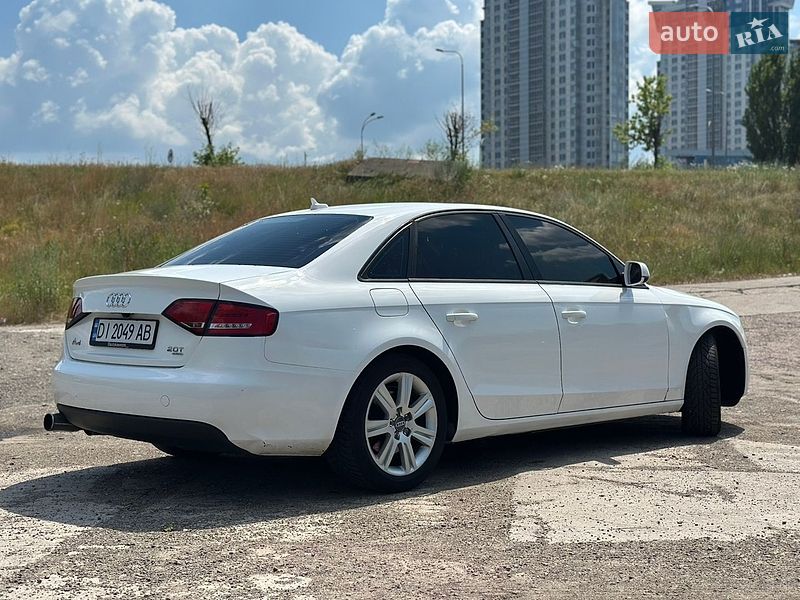 Седан Audi A4 2010 в Києві