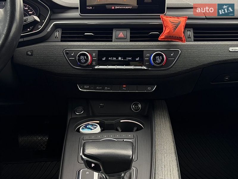Седан Audi A4 2018 в Івано-Франківську