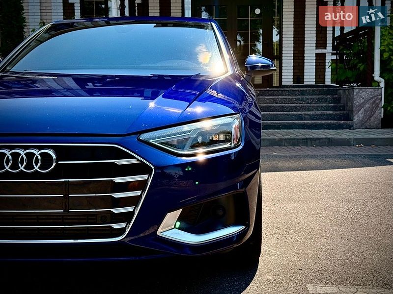 Седан Audi A4 2020 в Виннице