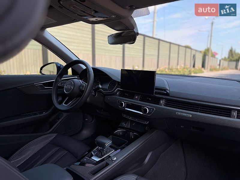 Седан Audi A4 2020 в Виннице